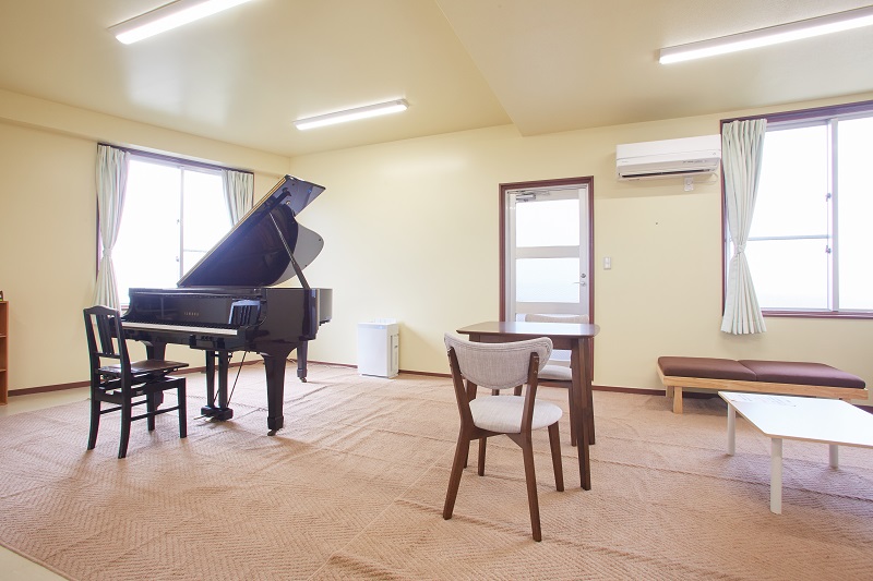 グランドピアノ付きの練習部屋をレンタル